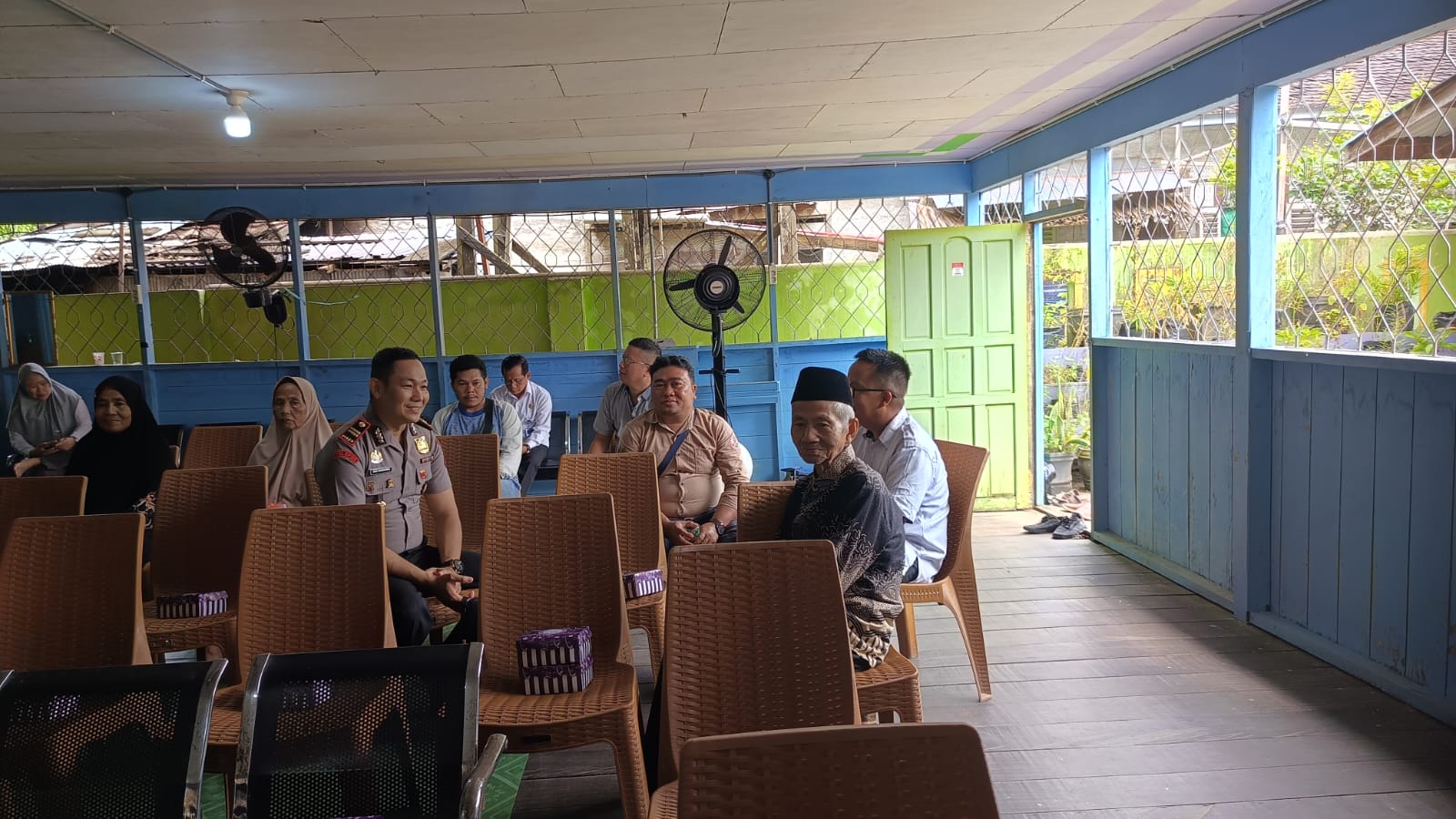 Polsek Teweh Timur Gelar Jumat Curhat, Kapolsek Serap Aspirasi Masyarakat