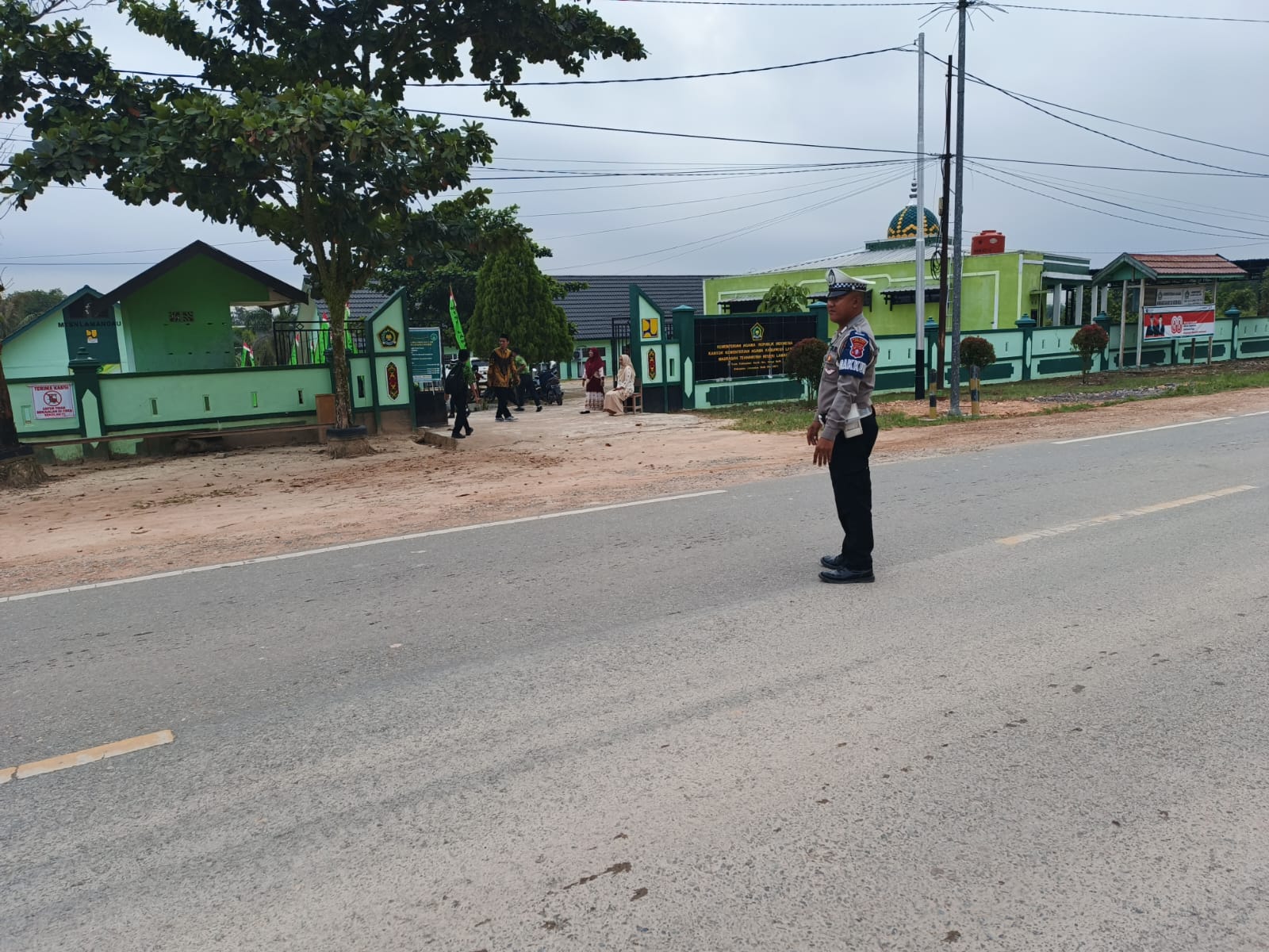 Cegah Kemacetan dan Kecelakaan, Sat Lantas Giatkan Gatur Lalin di MTs Negeri