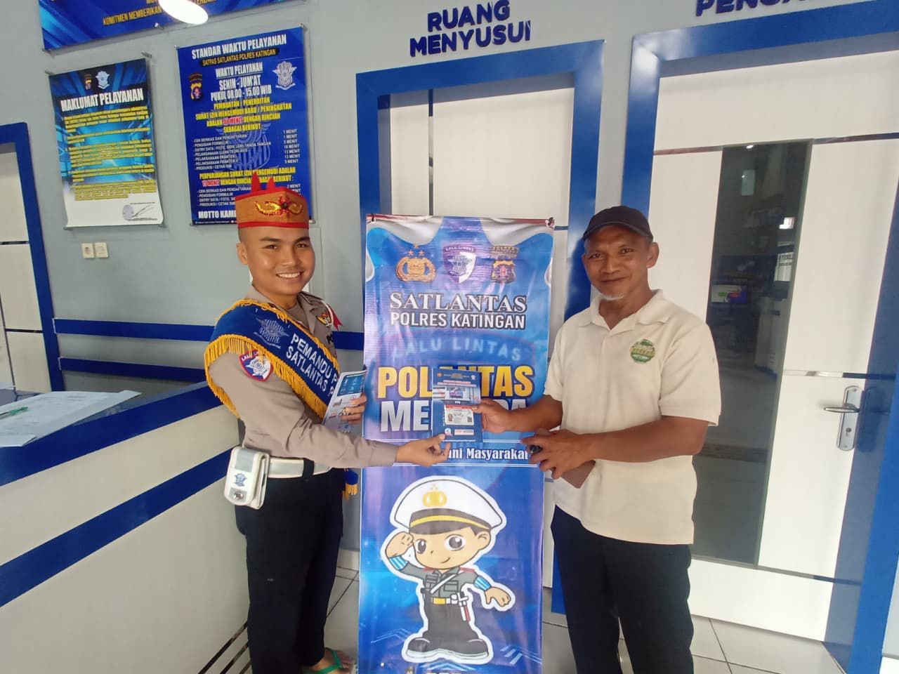 Tingkatkan Kualitas Layanan, Satpas Katingan Terapkan Program “Polantas Menyapa” yang Humanis