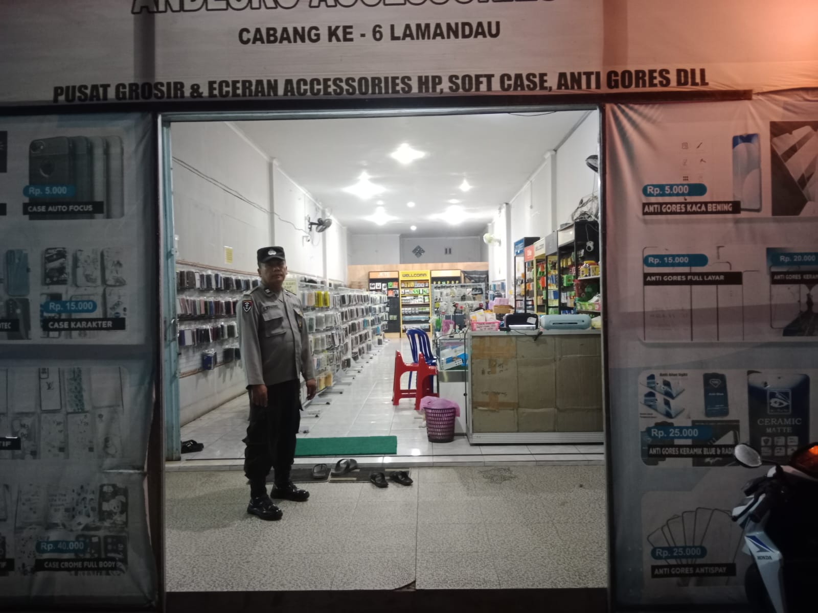 Personil Piket Polsek Bulik Laksanakan Patroli Pertokoan