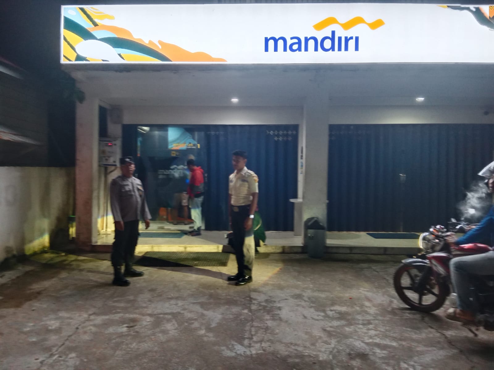 Ciptakan Rasa Aman, Polsek Bulik Patroli Dialogis dengan Satpam Bank