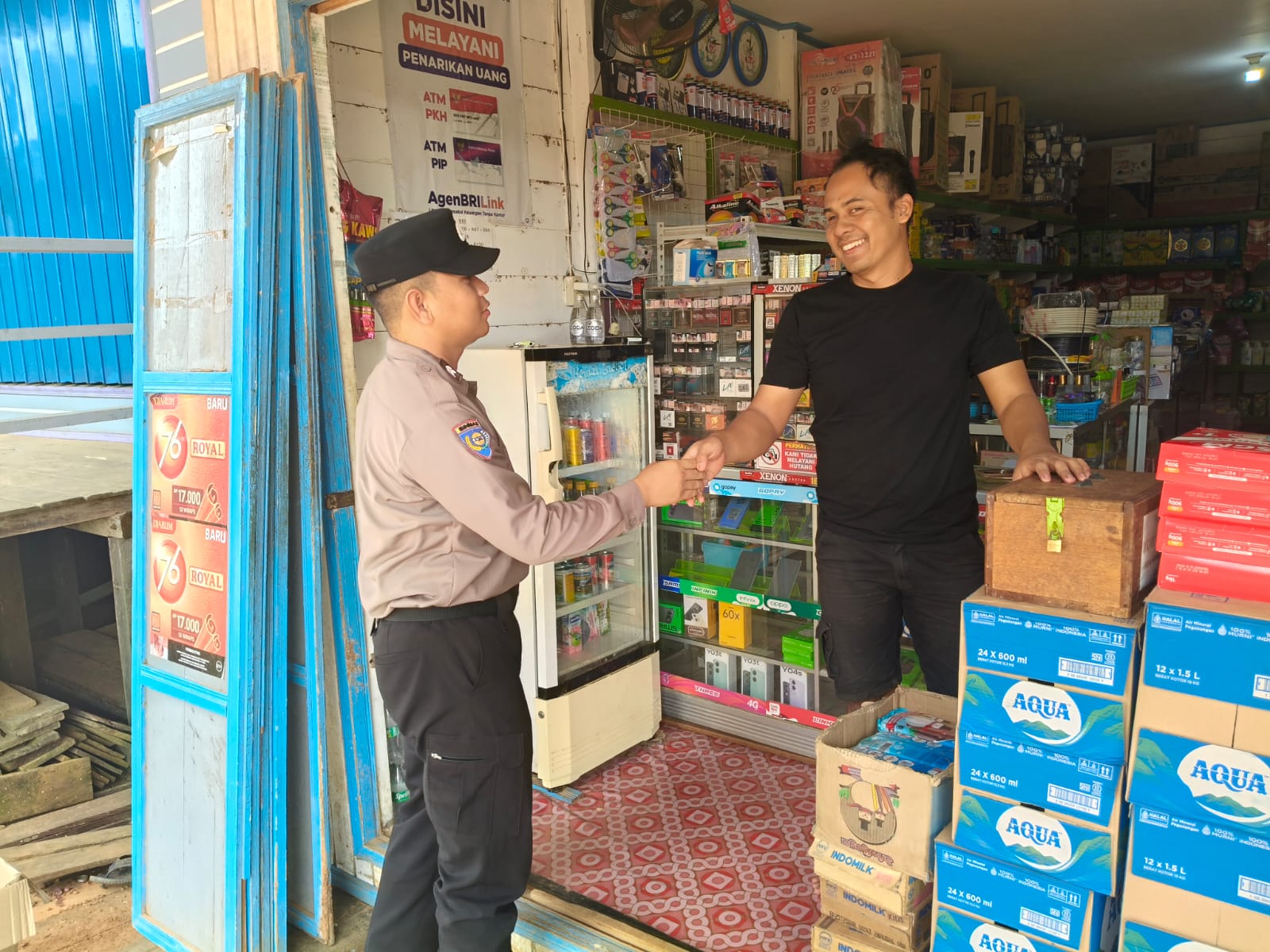 Tingkatkan Sitkamtibmas yang Kondusif ,Polsek Marikit laksanakan Patroli ke Obvit dan pemukiman warga.