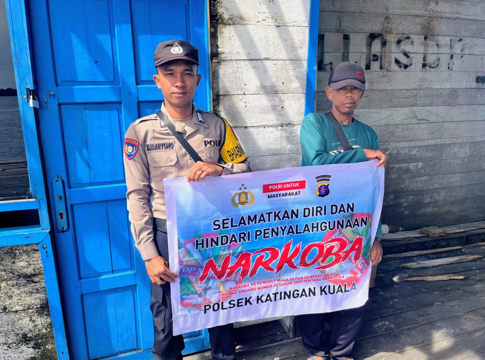 Personil Polsek Katingan Kuala Sosialisasi Tentang Bahaya Narkoba Serta Menghimbau Masyarakat Untuk Tidak Menggunakan dan Menjauhi Narkoba