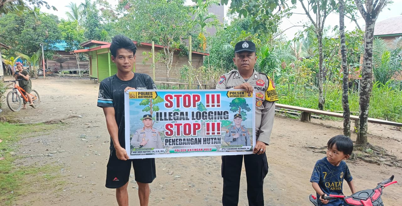 ‎Upaya Pencegahan Penebangan Hutan secara Liar (Ilegal Logging), Bhabinkamtibmas sosialisasi kepada masyarakat. ‎