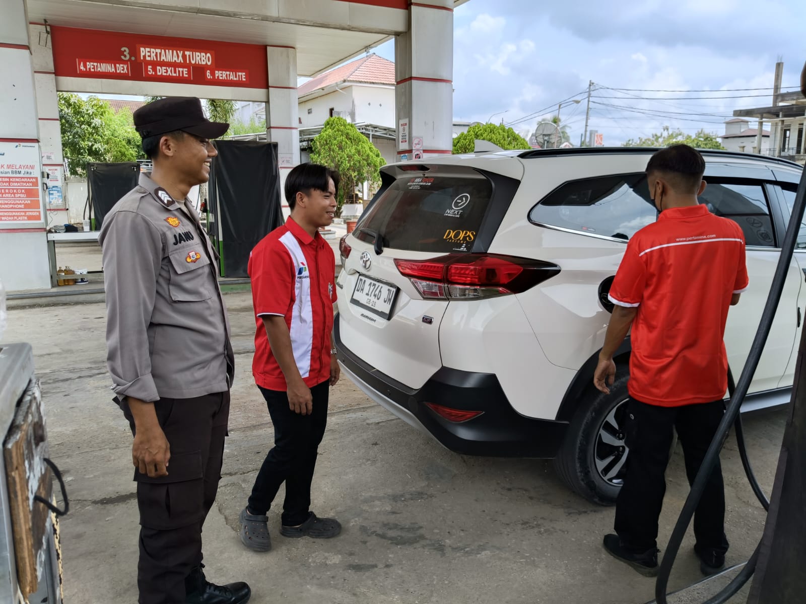 Berikan Rasa Aman dan Nyaman di SPBU, Polsek Teweh Patroli ke SPBU di Wilayah Kecamatan Teweh Tengah