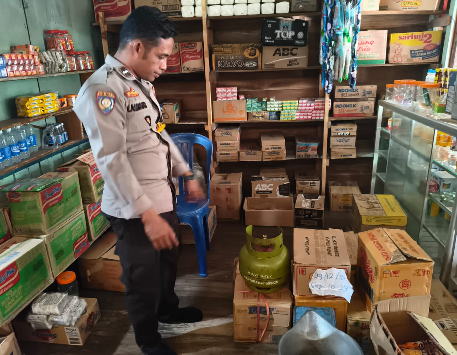 **Polsek Montallat Laksanakan Pengecekan Gas LPG Untuk Pantau Stok Dan Harga Di Pasaran**