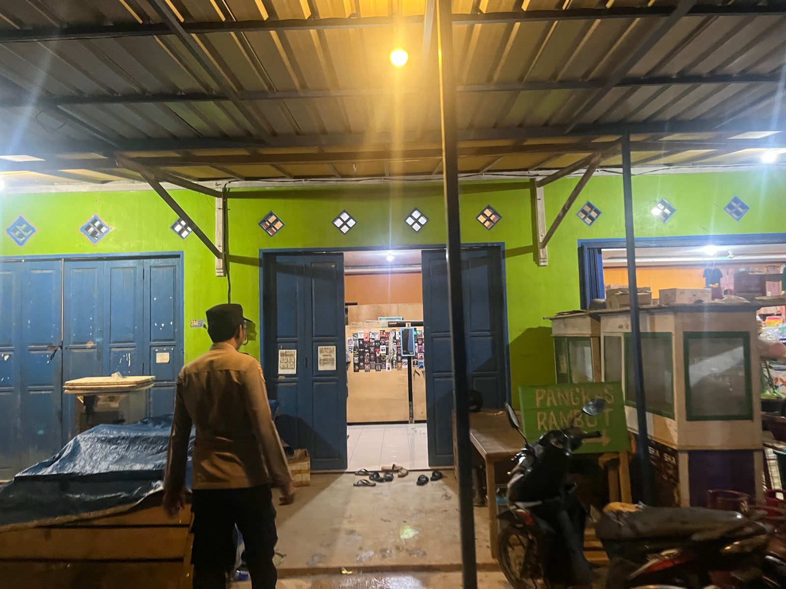 Ciptakan Situasi Aman, Piket Polsek Jalin Silaturahmi dengan Masyarakat