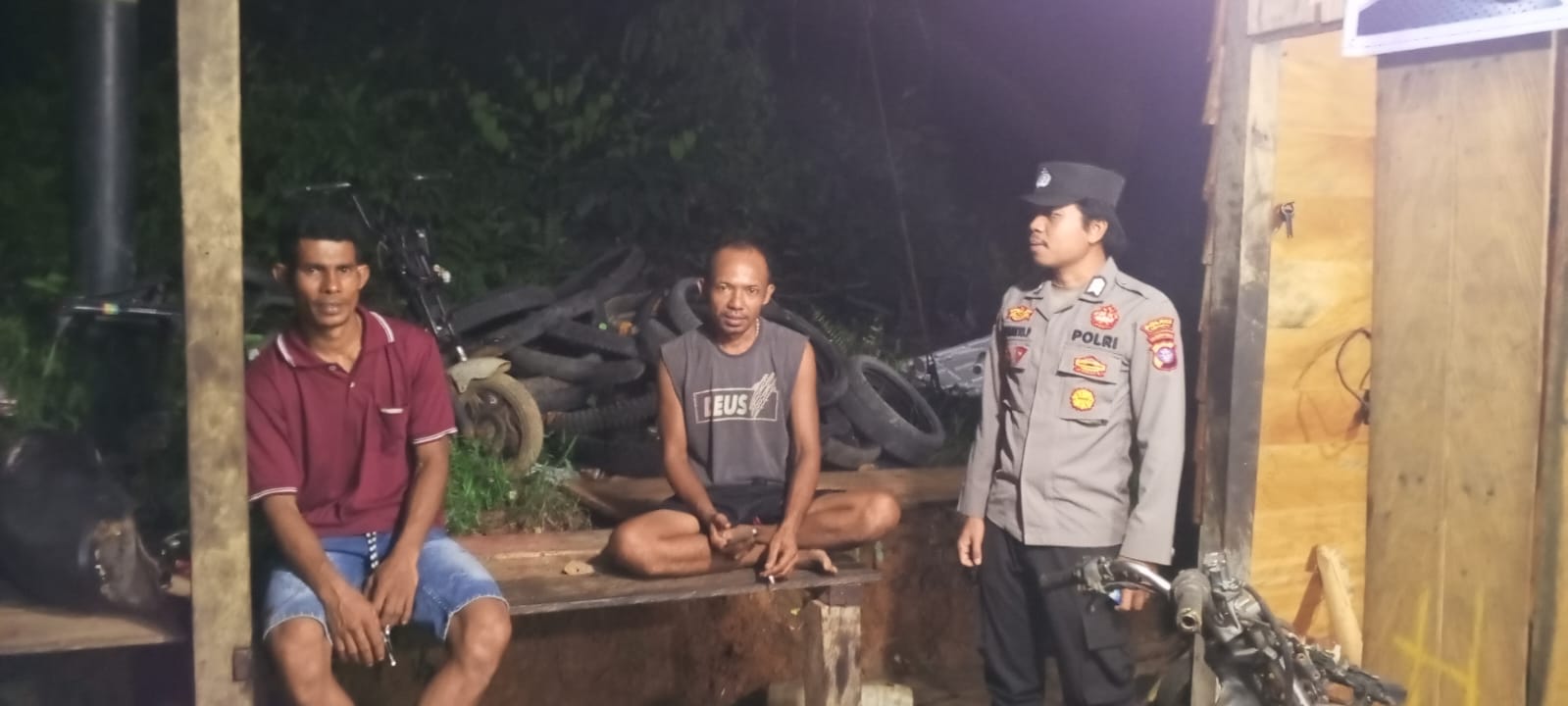 Lewat Sambang Warga, Personel Polsek Sosialisasikan Layanan Pengaduan 110