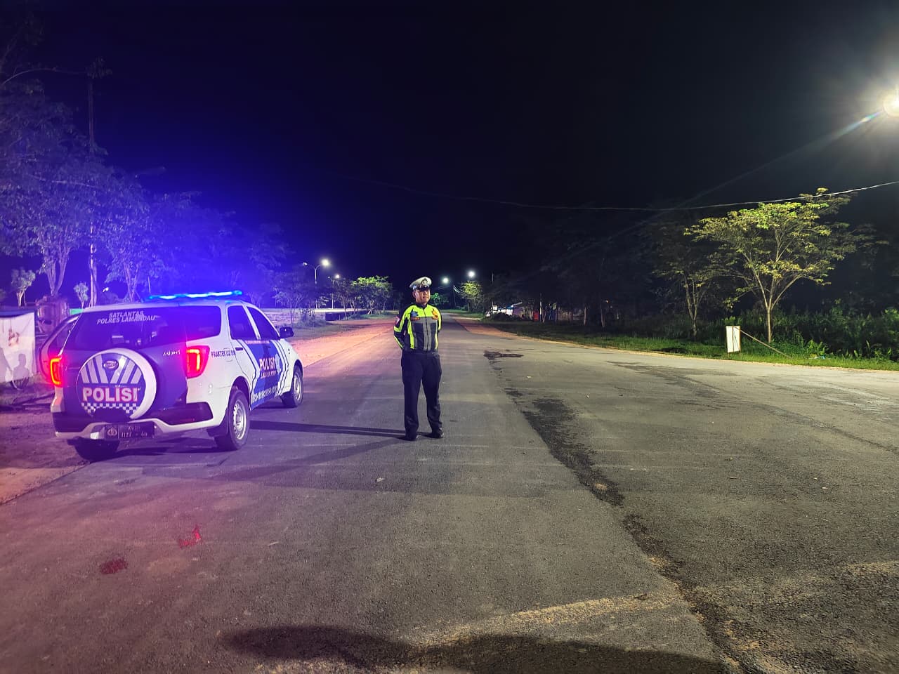 Personel Sat Lantas Polres Lamandau Laksanakan Patroli Malam “Blue Light” Guna Ciptakan Situasi Aman dan Kondusif