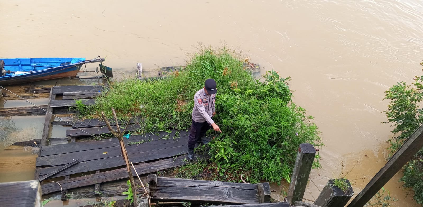Piket Polsek Cek Debit Air Sungai Lamandau