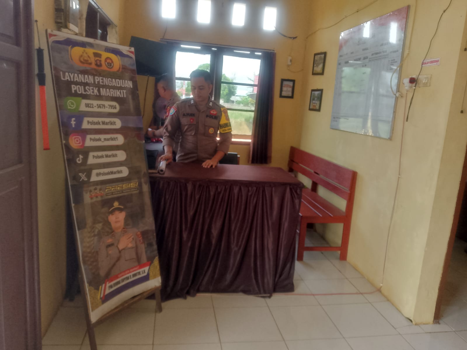 Personil Polsek Marikit Stand By di Mako Penjagaan.