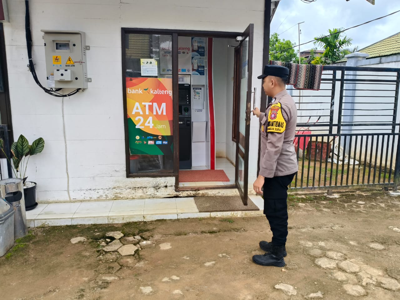 Tingkatkan Sitkamtibmas yang Kondusif ,Polsek Marikit laksanakan Patroli ke Obvit dan pemukiman warga.