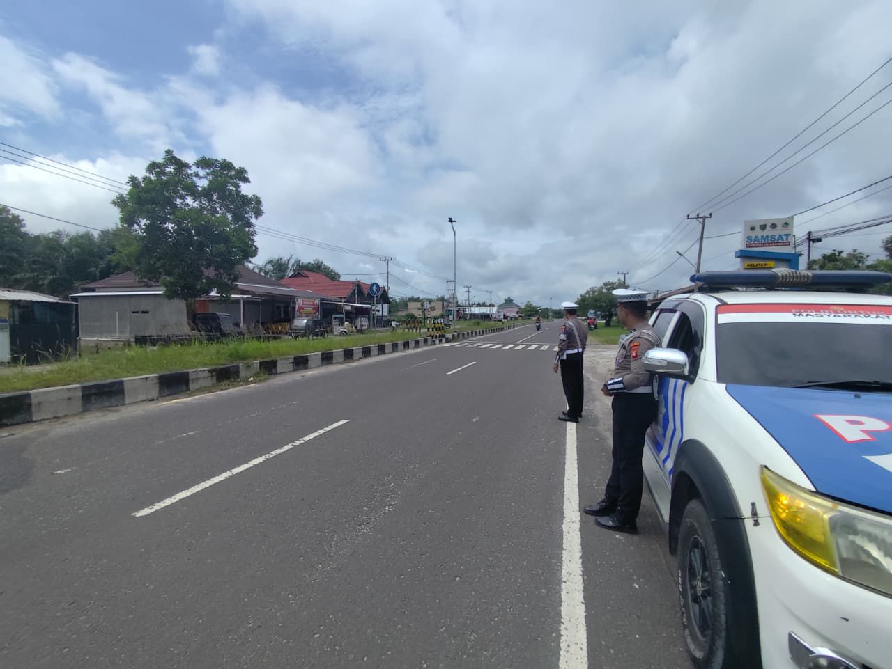 PENLING, Satlantas Polres Katingan Penyuluhan Keliling Kepada Para Pengendara