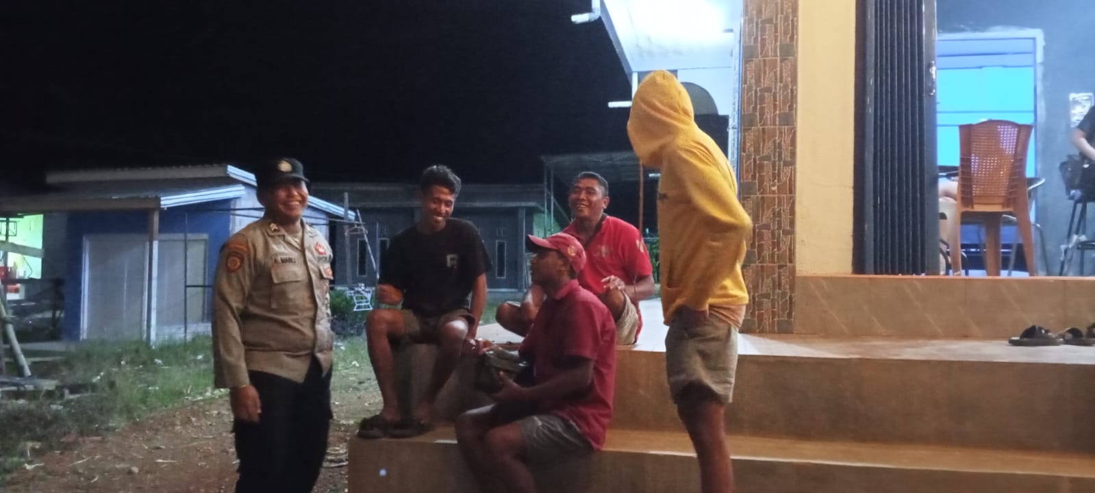 Lewat Sambang Warga, Personel Polsek Sosialisasikan Layanan Pengaduan 110