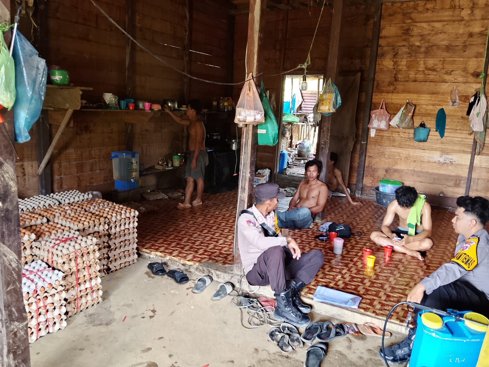 Polsek Teweh Timur Sambangi Warga, Pererat Silaturahmi dan Jaga Kamtibmas