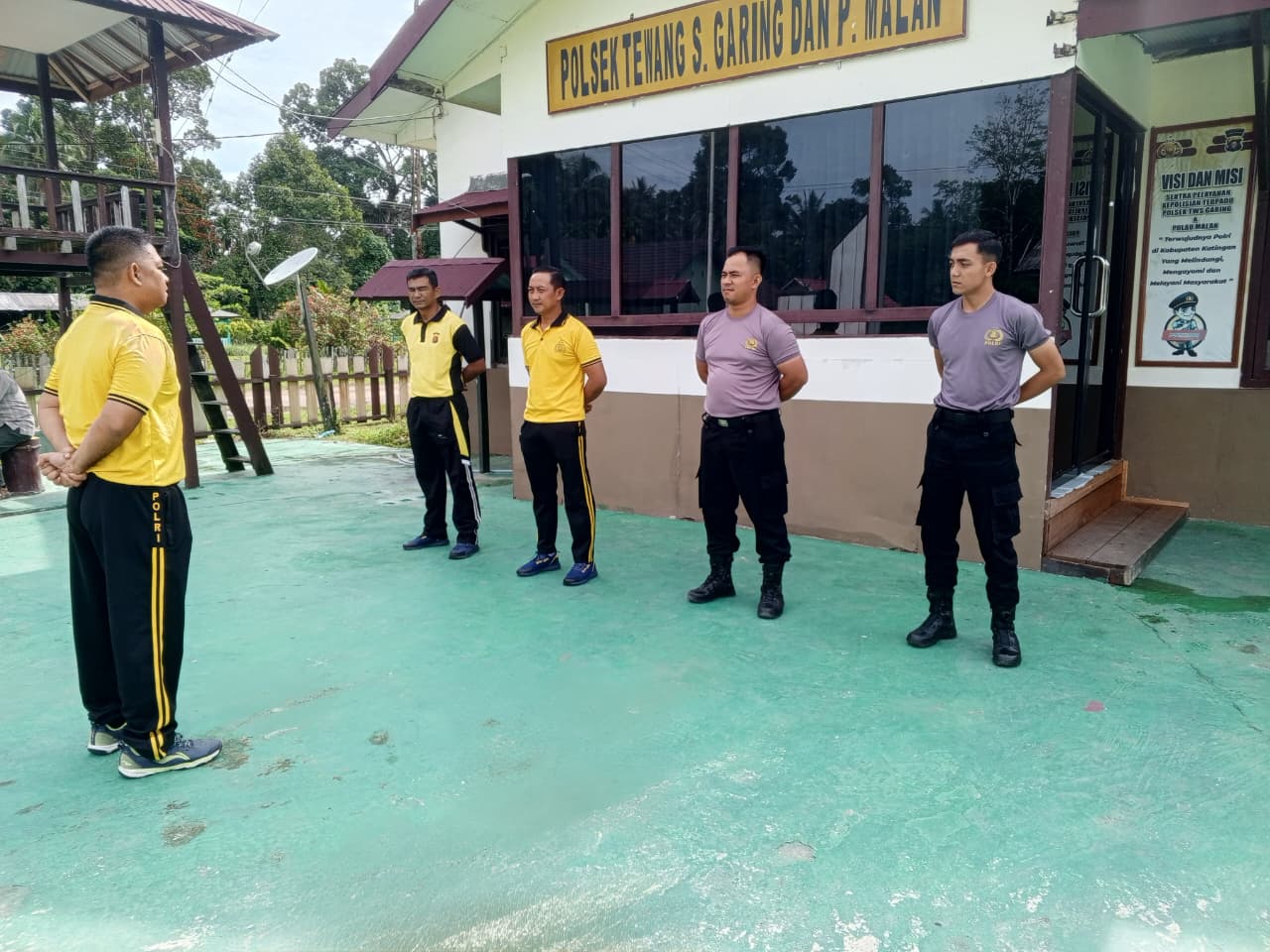 Gerakan Indonesia Asri Diperkuat, Polsek Tewang Sangalang Garing dan Pulau Malan Laksanakan Kurve Mulai dari Area Mako