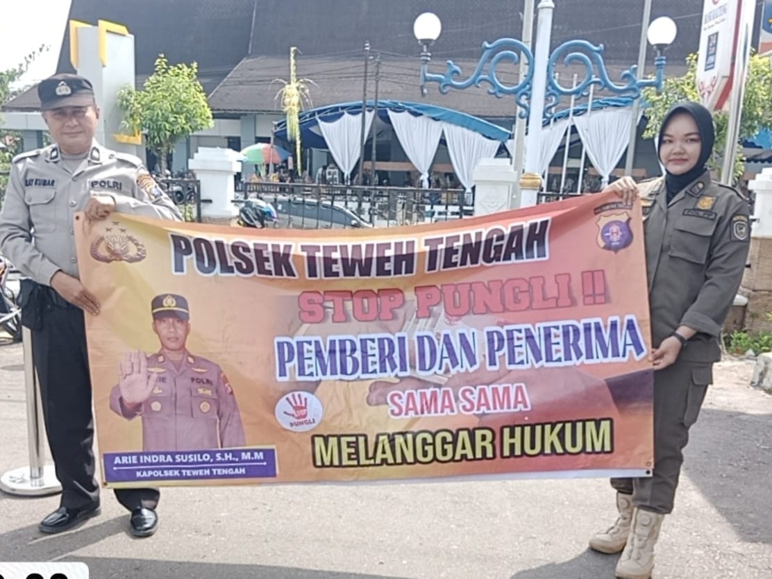 Sosialisasikan Stop Pungli Kepada Masyarakat, Polsek Teweh Tengah Berikan Himbauan Secara Humanis
