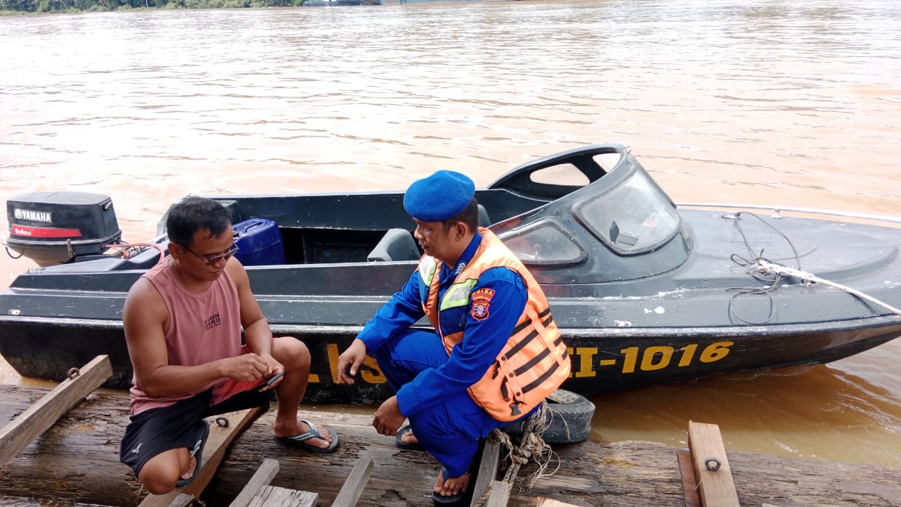 Sambangi Nelayan, Ditpolairud Larang Tindakan Illegal Fishing