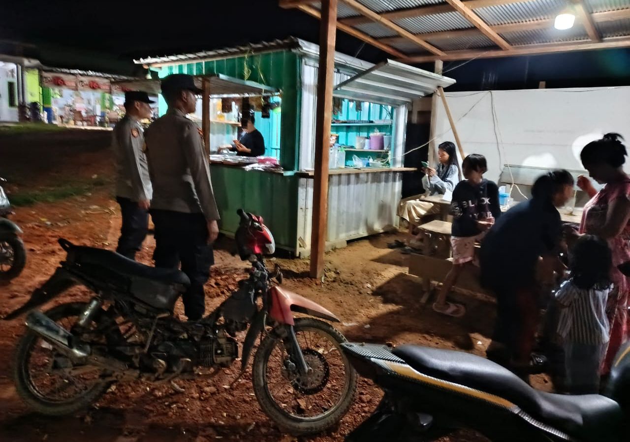 Piket Polsek Lamandau sambang dan Silaturahmi Ke Pedagang