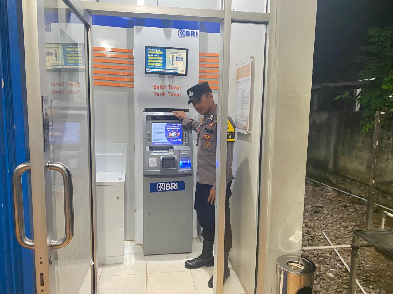 Piket Polsek Patroli ke Perbankan Atm