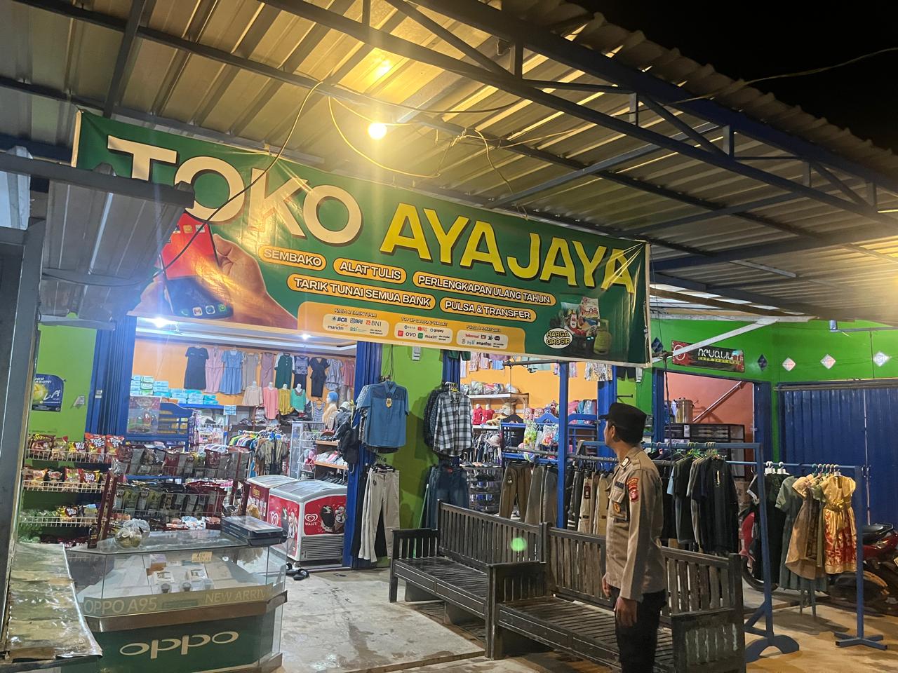 Piket Polsek Lamandau sambang dan Silaturahmi Ke Pedagang