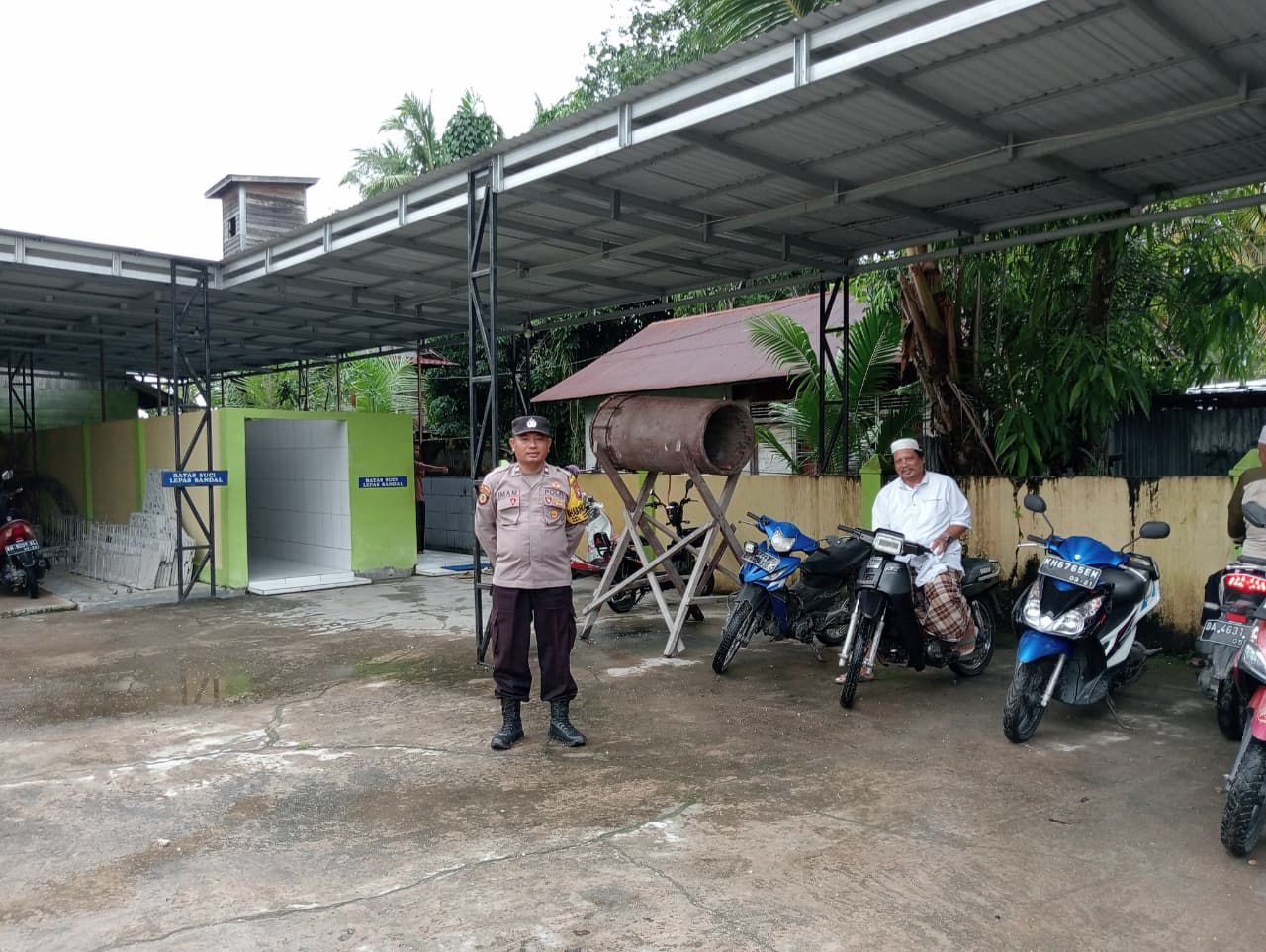 *Polsek Montallat *Melaksanakan Pengamanan Ibadah Sholat Jum’at Diwilkum Montallat **