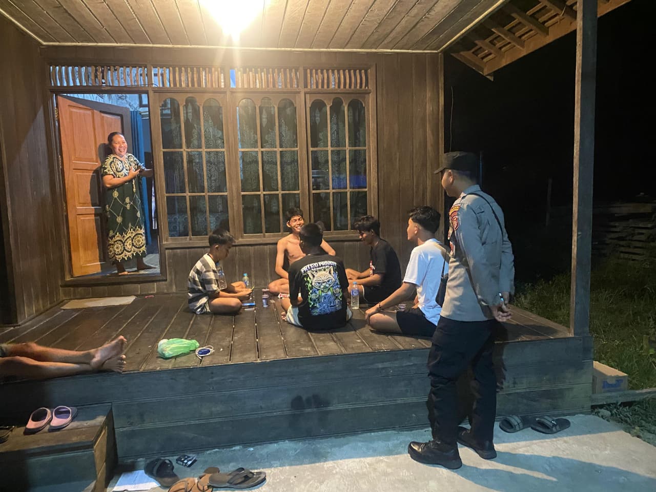 Polsek Montallat Laksanakan Patroli Malam Untuk Ciptakan Keamanan Dan Ketertiban Masyarakat