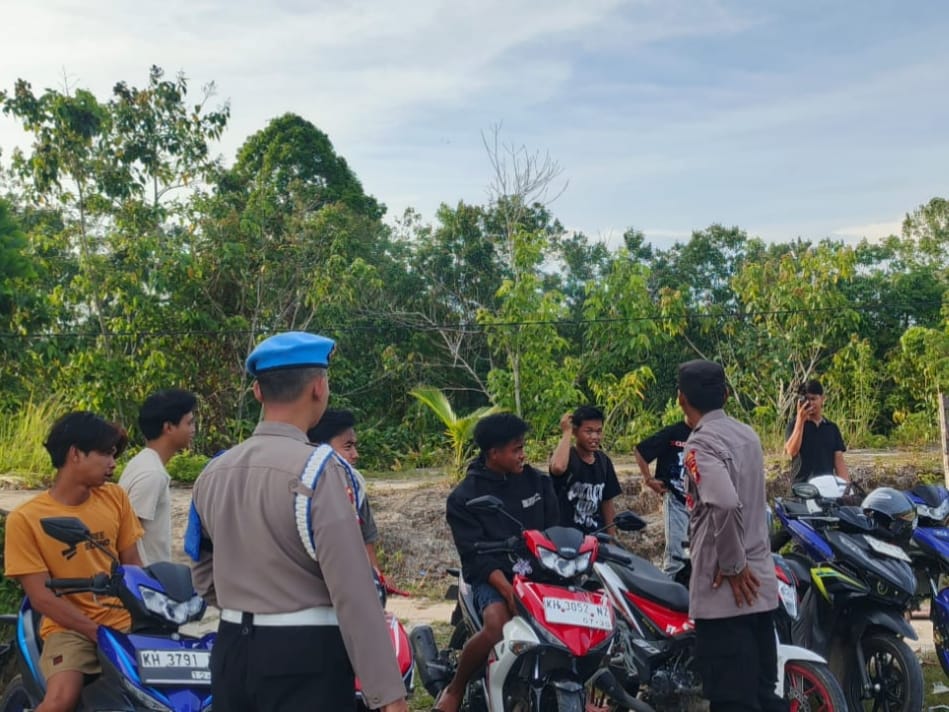 Patroli Antisipsi Balap Liar, Polsek Tewang Sangalang Garing dan Pulau Malan Sasar Remaja Yang Sedang Nongkrong
