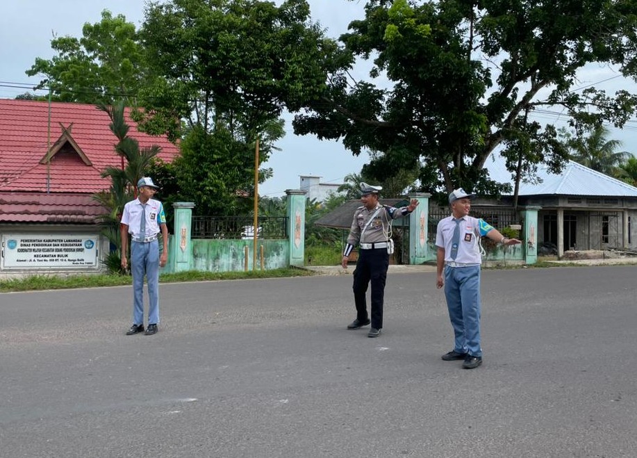 Satlantas Laksanakan Pendampingan Pengaturan Lalu Lintas Bersama PKS SMAN 1 Bulik