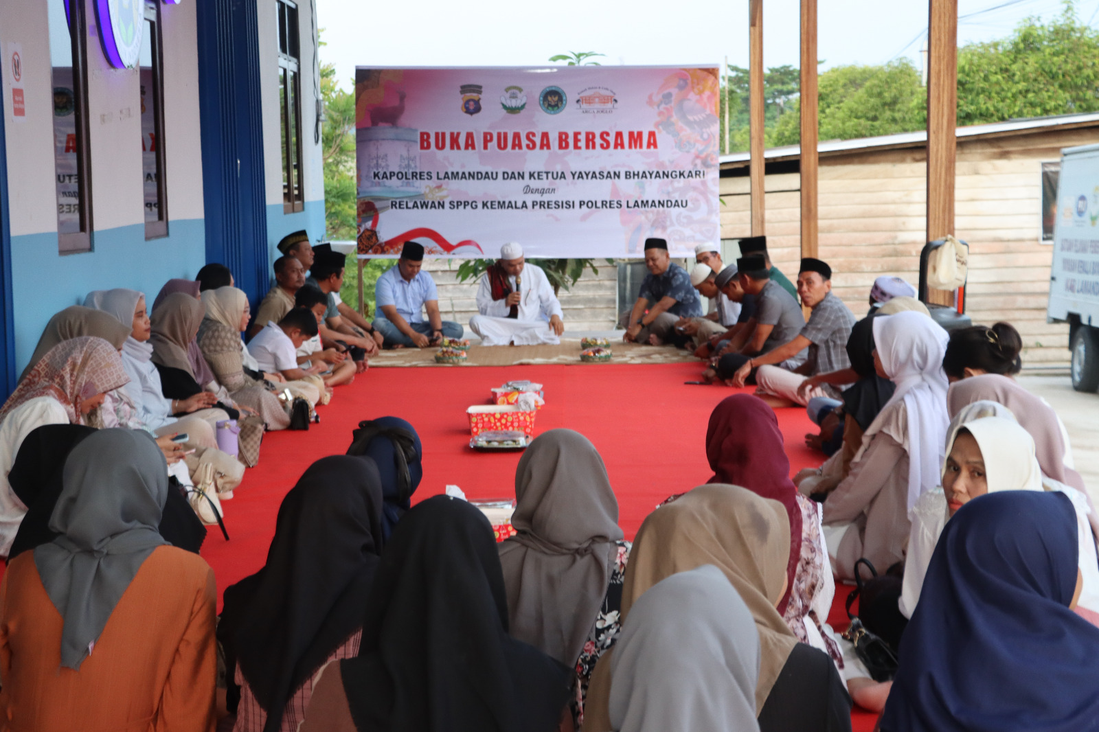 Pererat Silaturahmi, Kapolres Lamandau dan Ketua Yayasan Bhayangkari Buka Puasa Bersama Relawan SPPG Kemala Presisi