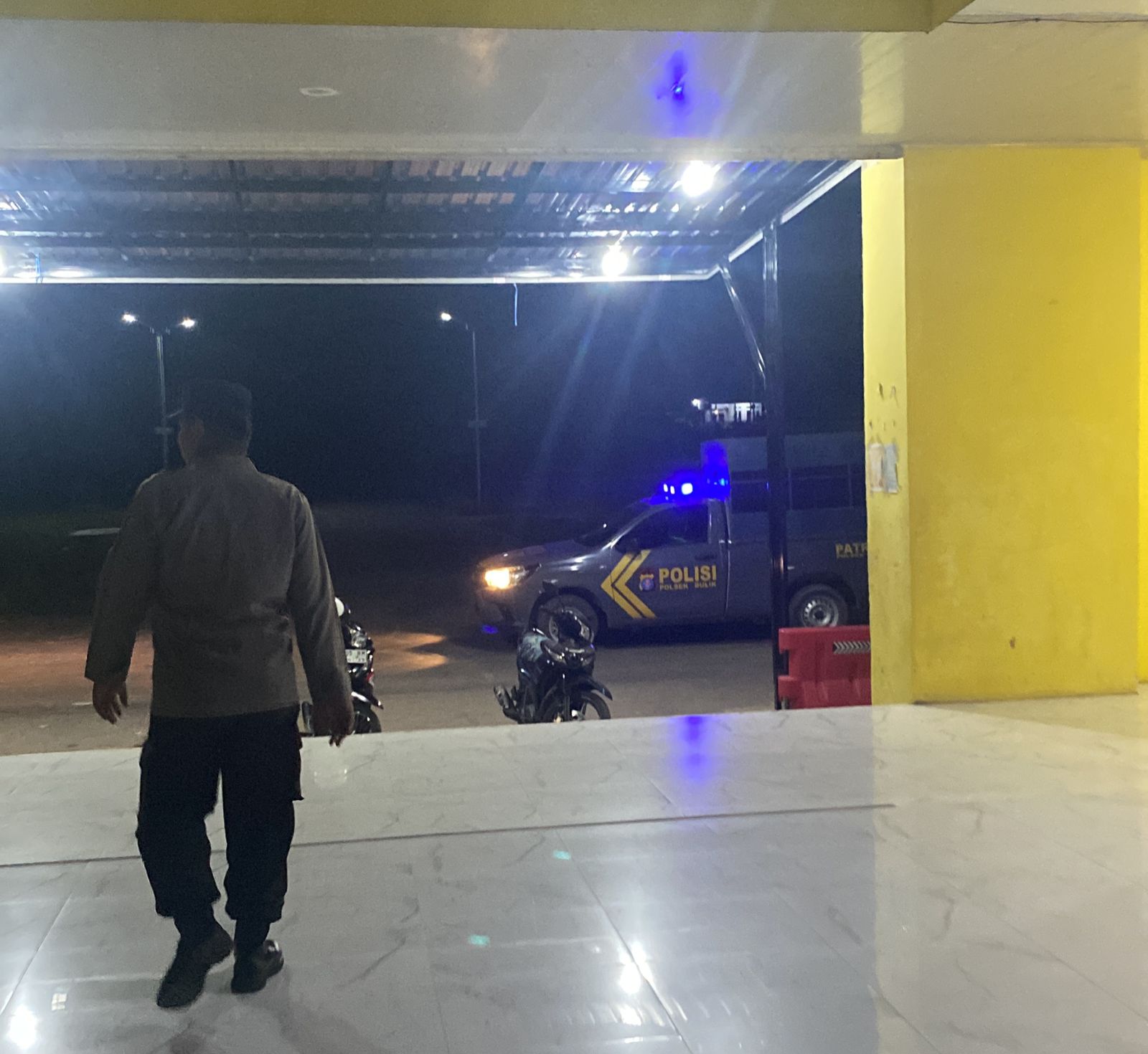 Personil Piket Polsek Bulik Laksanakan Patroli Pertokoan