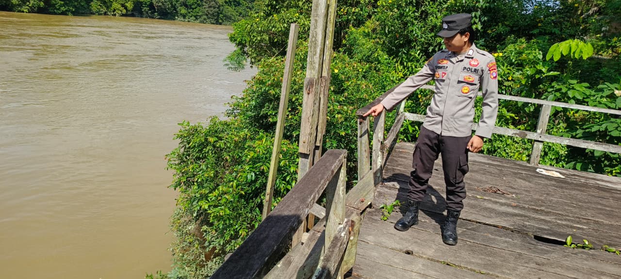 Piket Polsek Cek Debit Air Sungai Lamandau