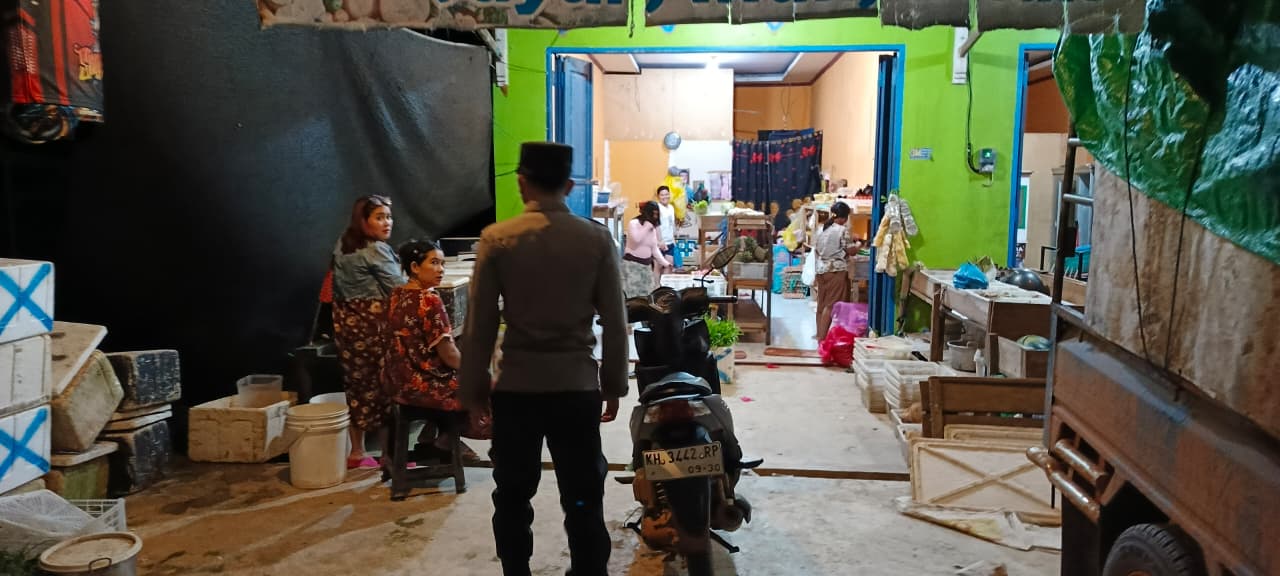 Jalin Kedekatan, Personel Polsek Lamandau Sambangi kerumah Warga