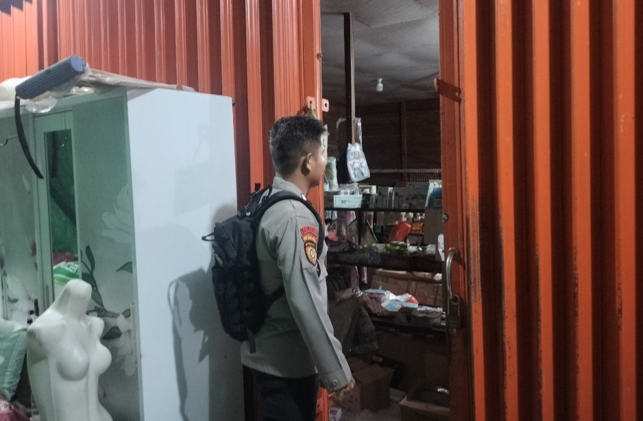 Piket Polsek laksanakan Patroli di Pasar di Wilkum Polsek Delang