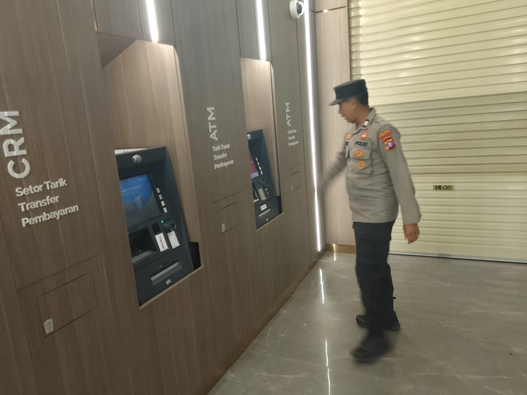 Cegah Gangguan Kamtibmas, Piket Polsek Bulik Patroli ATM