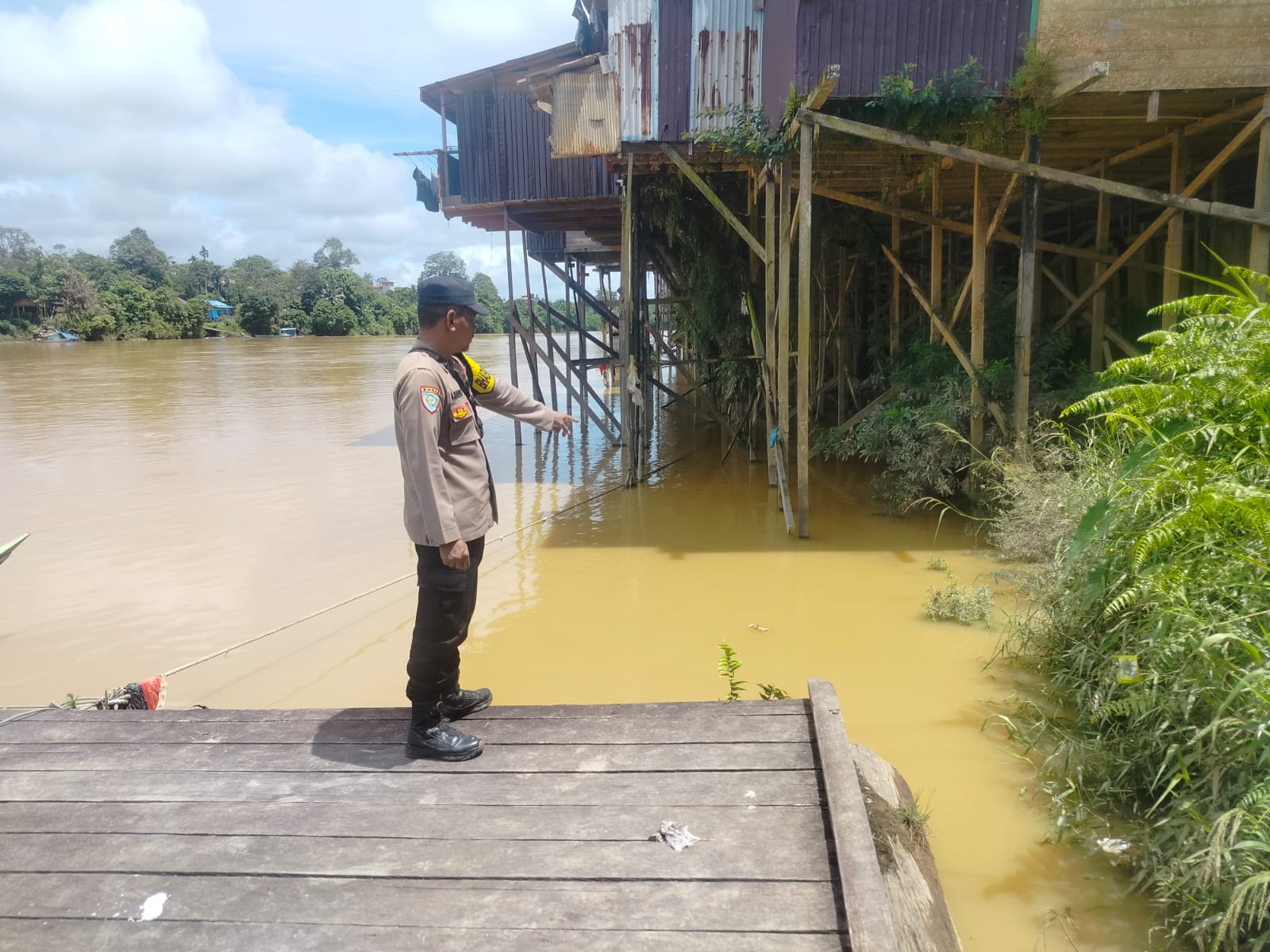 Polsek Marikit Jalankan Monitoring Kontinu untuk Menjaga Keamanan DAS Katingan