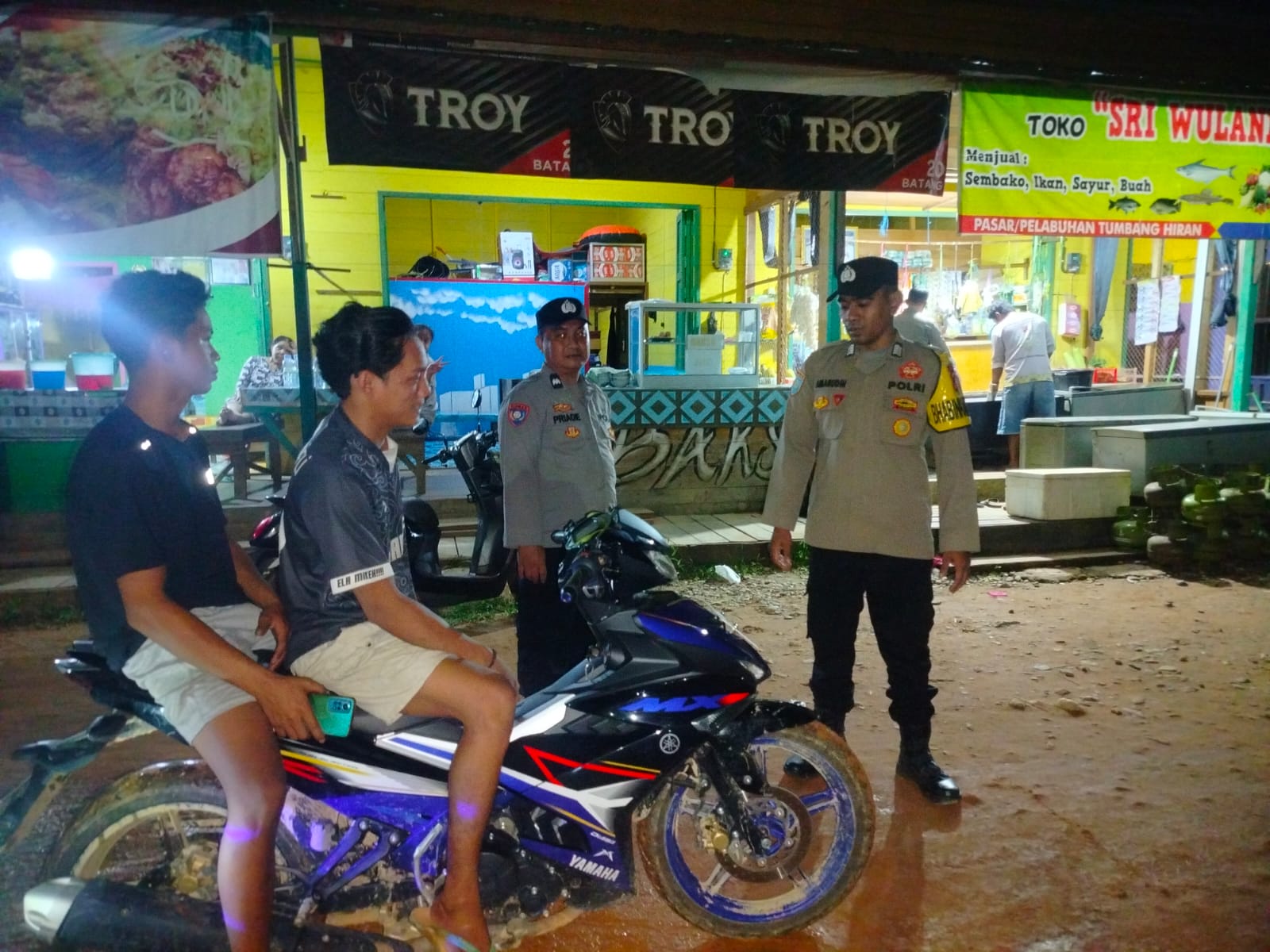 Polsek Marikit Pelihara Harkamtibmas Melalui Patroli Malam