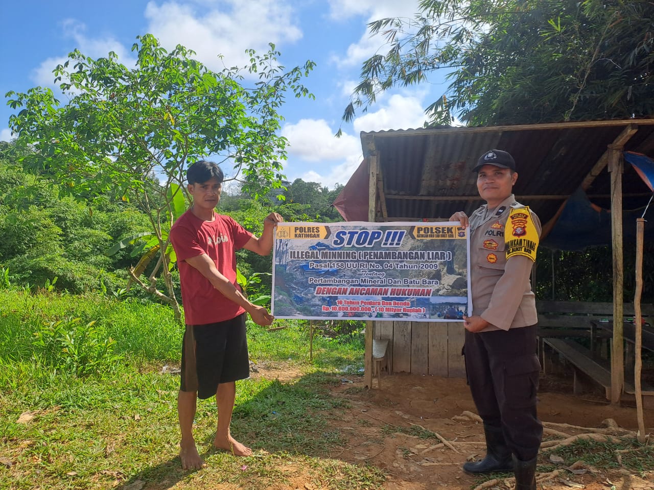 Upaya pencegahan Penambangan Emas Tanpa Ijin (PETI) di Kecamatan Katingan Hulu dan Bukit Raya, Bhabinkamtibmas sosialisasi kepada masyarakat.