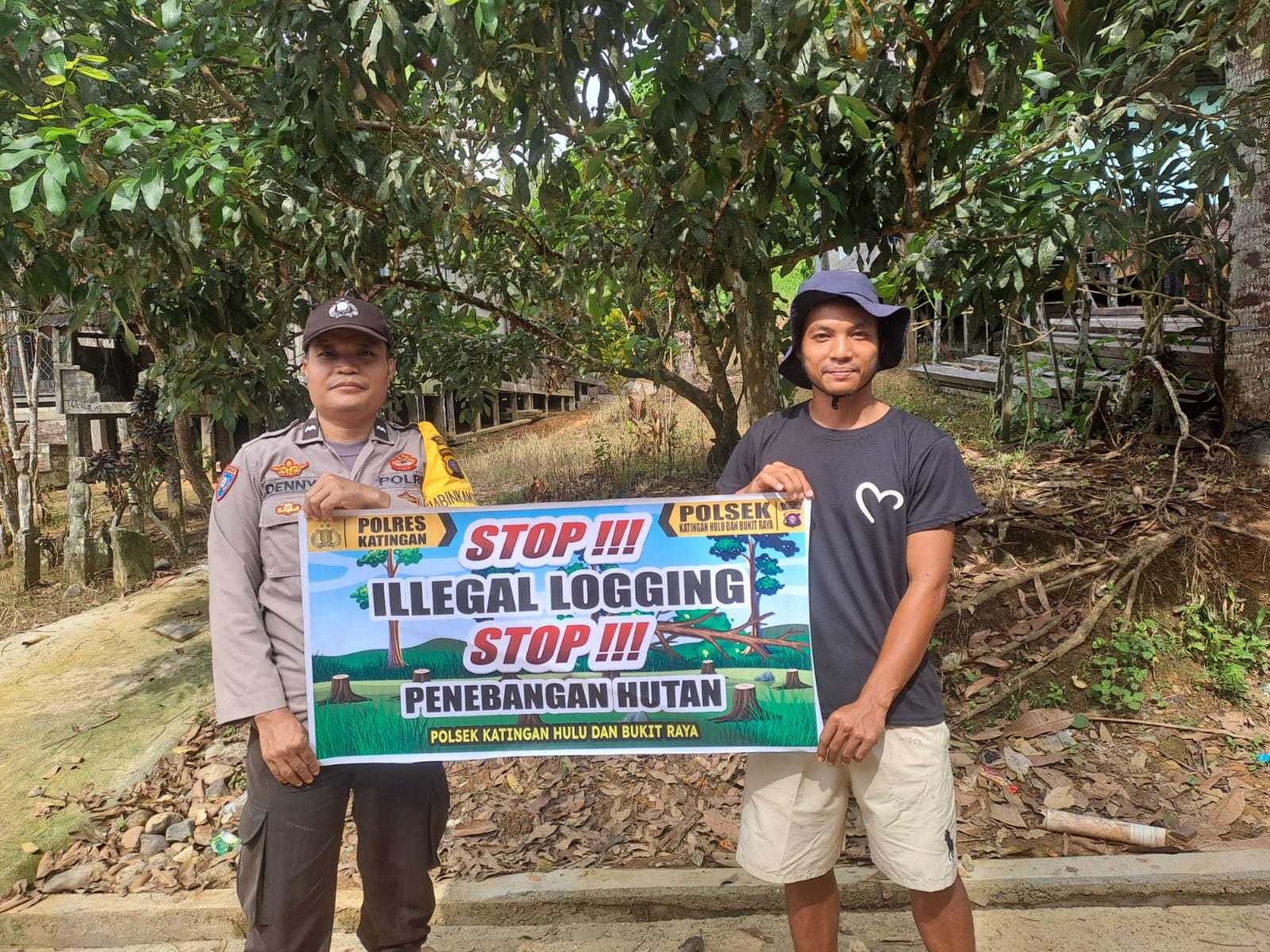 Upaya Pencegahan Penebangan Hutan secara Liar (Ilegal Logging), Bhabinkamtibmas sosialisasi kepada masyarakat.