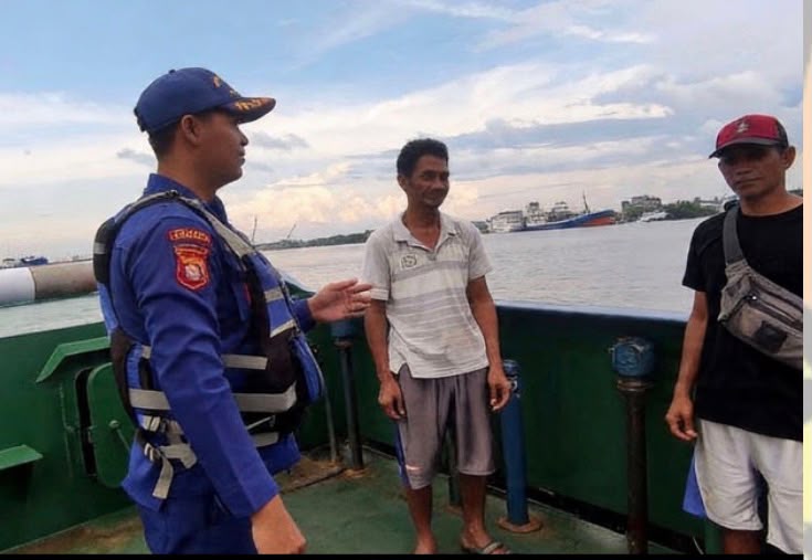 Personil Ditpolairud Polda Kalteng Imbau Warga sekitar Das Kumai Jauhi Narkoba