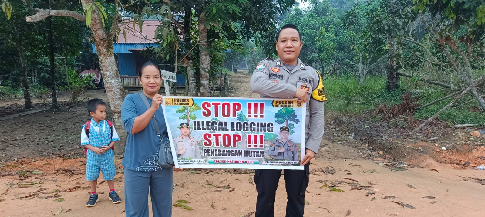 Upaya Pencegahan Penebangan Hutan secara Liar (Ilegal Logging), Bhabinkamtibmas sosialisasi kepada masyarakat.