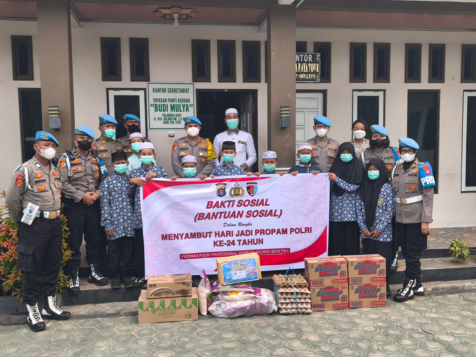 Maknai Hari Jadi Propam Polri ke-24, Bidpropam Polda Kalteng Gelar Baksos ke Panti Asuhan di Palangka Raya