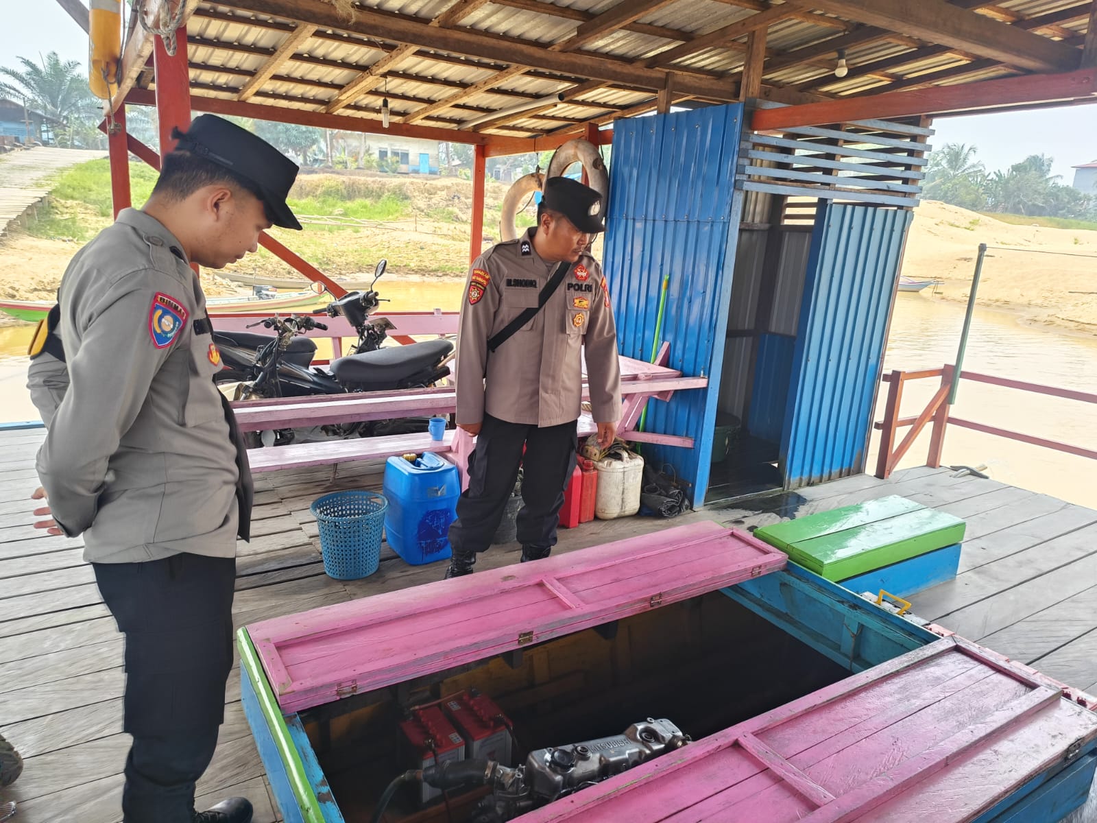 Dengan Patroli Dialogis, Polsek Tewang Sangalang Garing dan Pulau Malan Berikan Rasa Aman Kepada Masyarakat