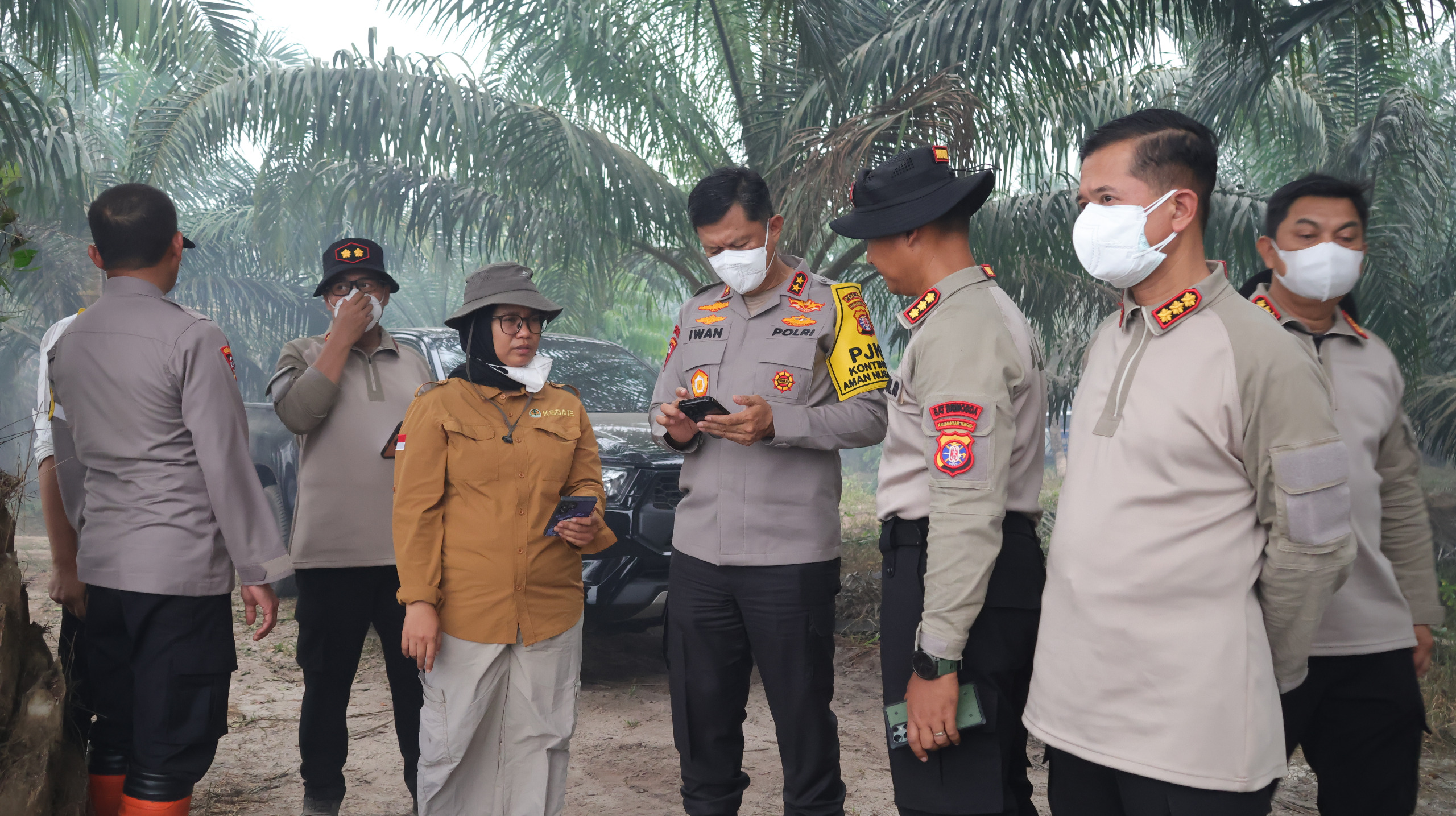Pastikan Penanganan Karhutla Berjalan Optimal, Kapolda Kalteng Tinjau Pemadaman di Kelurahan Banturung