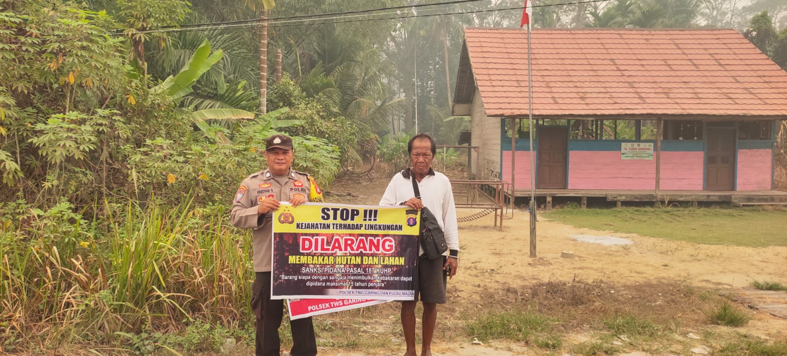 Waspada Karhutla, Polsek Tewang Sangalang Garing dan Pulau Malan Sampaikan Imbauan Kepada Warga