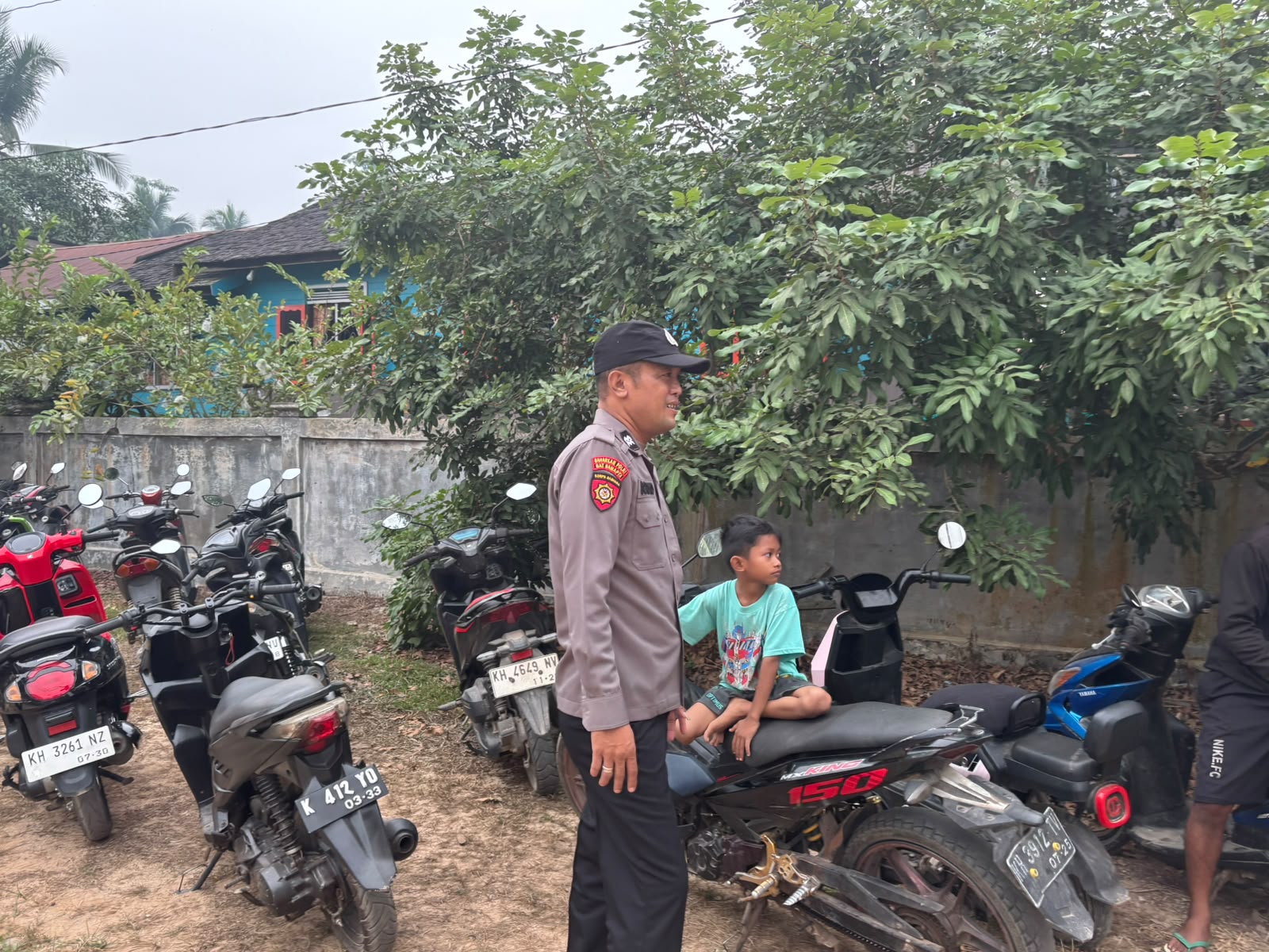 Perkuat Kamtibmas, Polsek Katingan Tengah Sambangi Warga