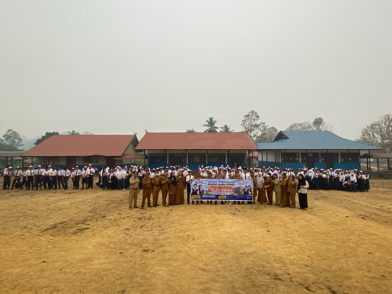Upacara Bendera dan Sosialisasi Sistem Penerimaan Murid Baru SMA Kemala Taruna Bhayangkara Digelar di SMPN 1 Katingan Hulu.