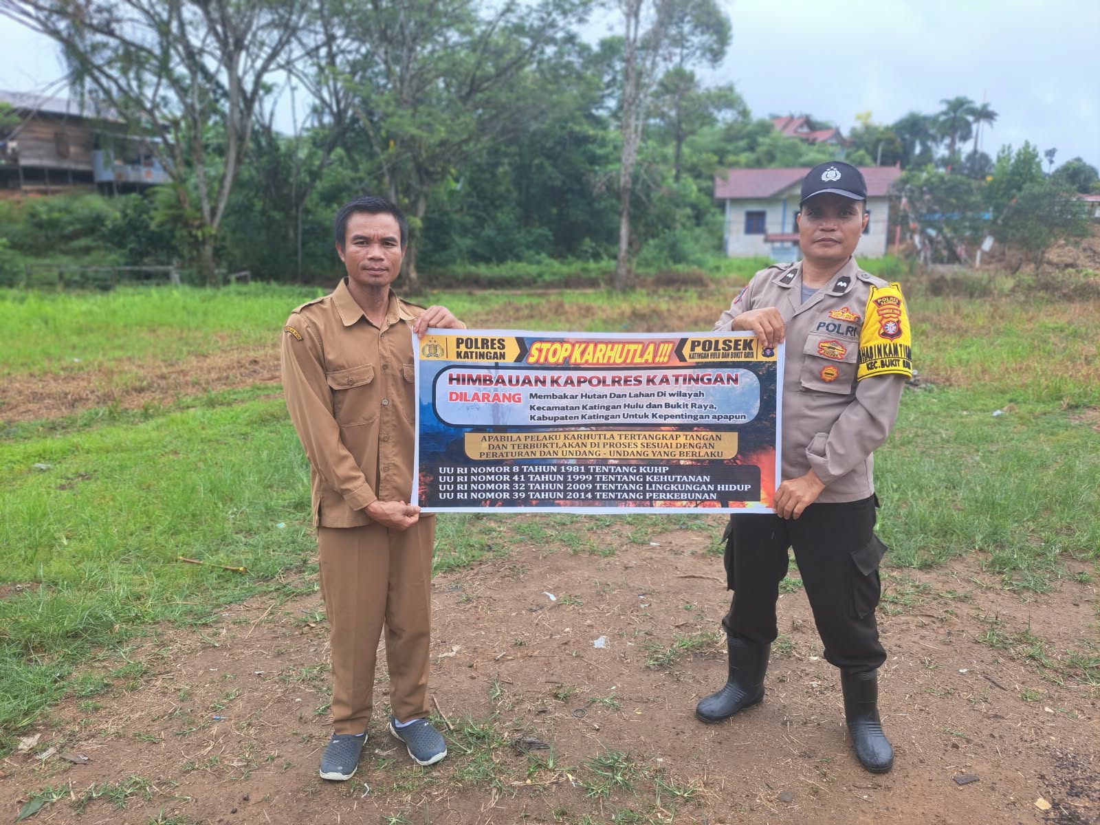 Upaya Pencegahan Kebakaran Hutan dan Lahan di Kecamatan Katingan Hulu dan Bukit Raya, Bhabinkamtibmas sosialisasi kepada masyarakat.